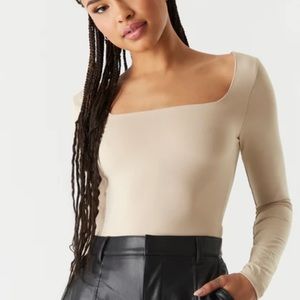 Long sleeve square neck Contour Bodysuit (Aritzia Babaton dupe from UrbanPlanet)